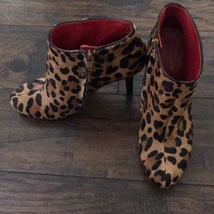 Nine West Leopard print booties size 9